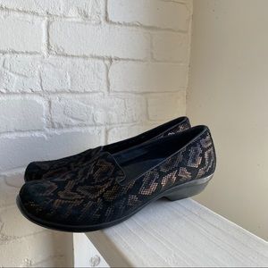 Dansko Snakeskin Shoes Size 7
